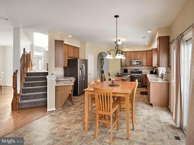 56 REDCEDAR CIR, Collegeville, PA 19426