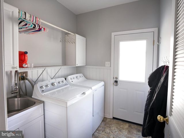 56 REDCEDAR CIR, Collegeville, PA 19426