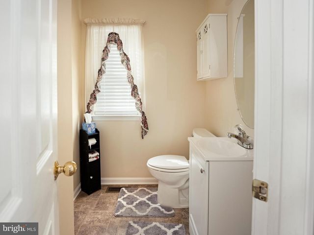 56 REDCEDAR CIR, Collegeville, PA 19426