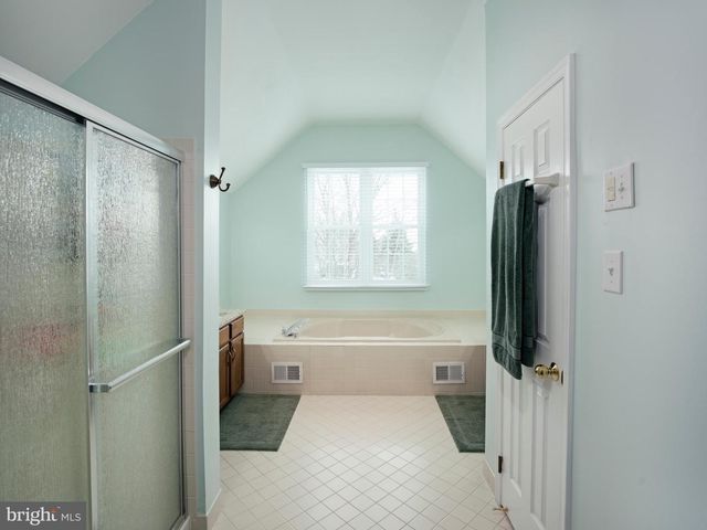 56 REDCEDAR CIR, Collegeville, PA 19426