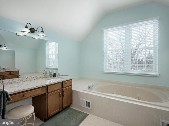 56 REDCEDAR CIR, Collegeville, PA 19426