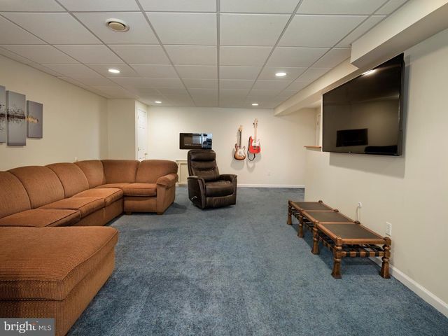 56 REDCEDAR CIR, Collegeville, PA 19426