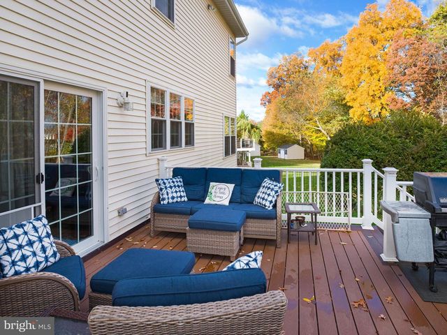 56 REDCEDAR CIR, Collegeville, PA 19426