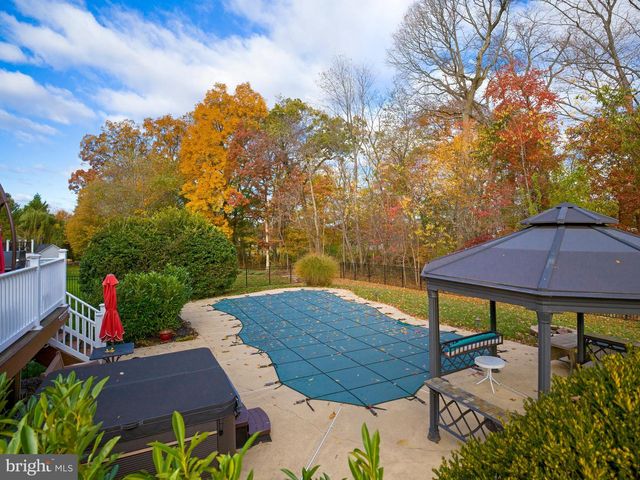 56 REDCEDAR CIR, Collegeville, PA 19426