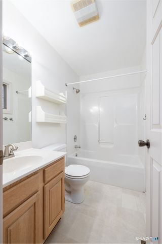 301 Winslow Drive 301, Watertown, CT 06795