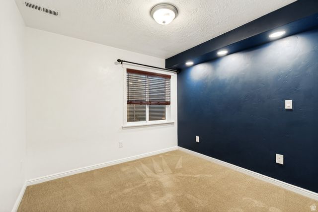 10398 S STURGEON DR, South Jordan, UT 84009