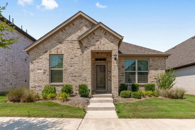 716 Lamp Post Lane, Argyle, TX 76226