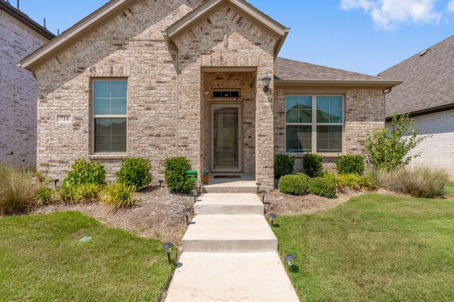 716 Lamp Post Lane, Argyle, TX 76226