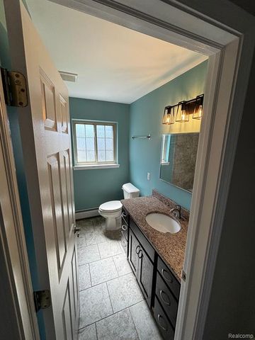 454 Romeo Road 215, Rochester, MI 48307