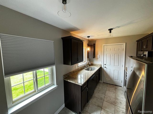 454 Romeo Road 215, Rochester, MI 48307