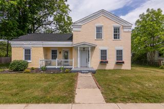 514 N Kalamazoo Street, Paw Paw Vllg, MI 49079
