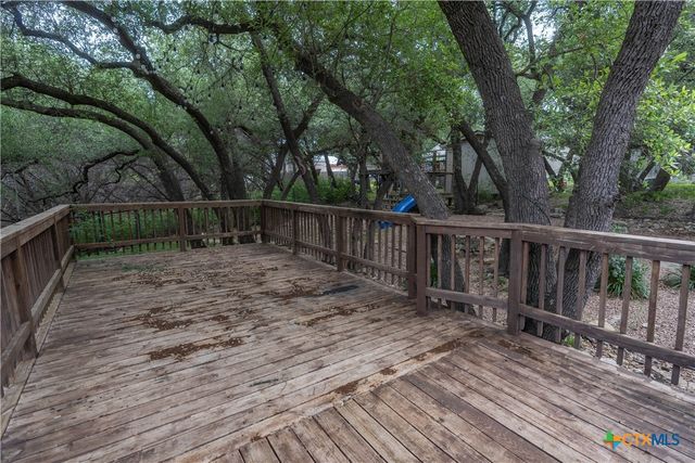 1015 Twin Deer Lane, Canyon Lake, TX 78133