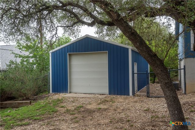 1015 Twin Deer Lane, Canyon Lake, TX 78133