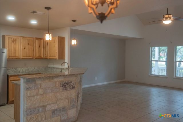 1015 Twin Deer Lane, Canyon Lake, TX 78133