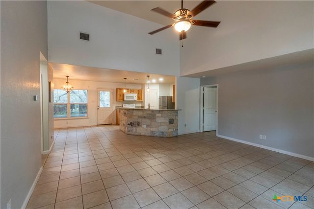 1015 Twin Deer Lane, Canyon Lake, TX 78133