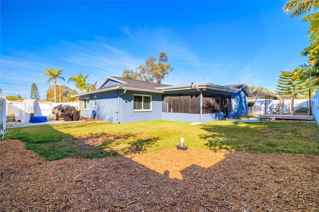 9407 LAURA ANNE DRIVE, Seminole, FL 33776