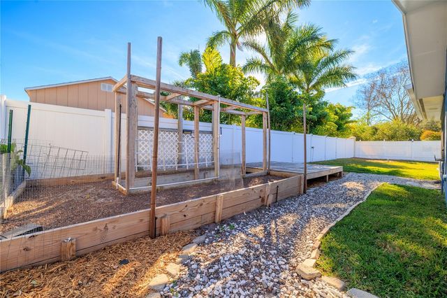 9407 LAURA ANNE DRIVE, Seminole, FL 33776