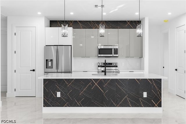 641 Camilla ST E, Lehigh Acres, FL 33974