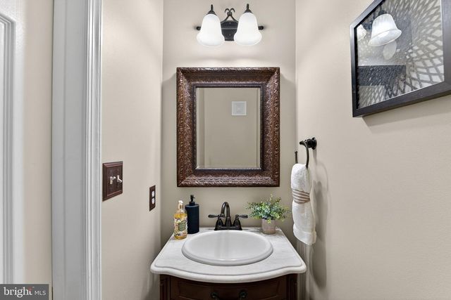 7412 GILLINGHAM ROW, Alexandria, VA 22315