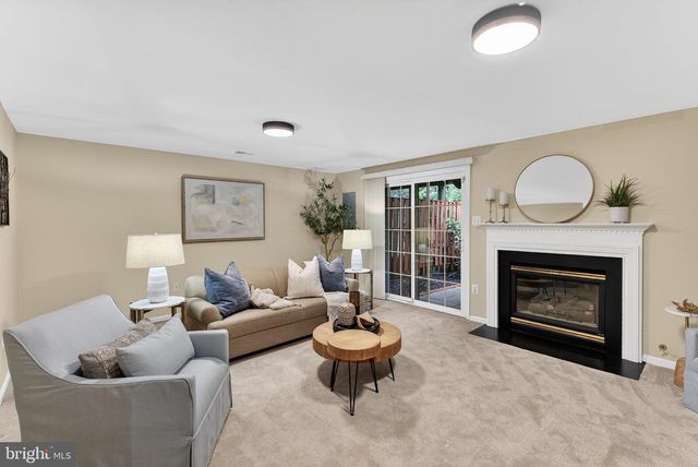 7412 GILLINGHAM ROW, Alexandria, VA 22315