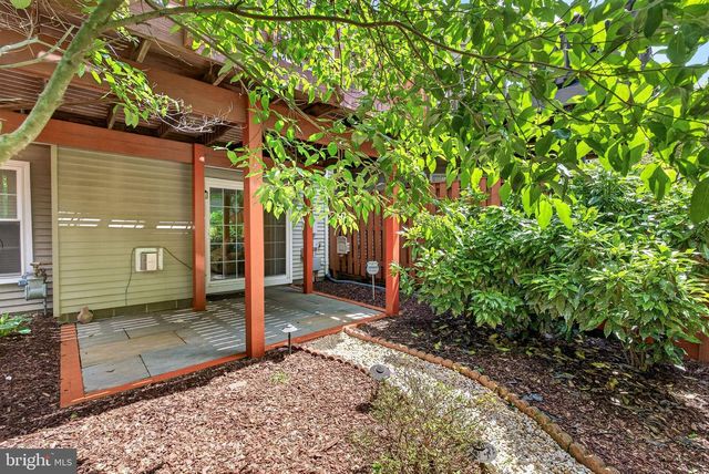 7412 GILLINGHAM ROW, Alexandria, VA 22315
