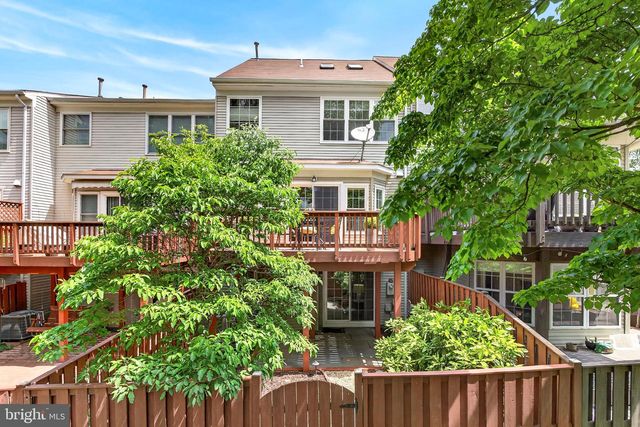 7412 GILLINGHAM ROW, Alexandria, VA 22315