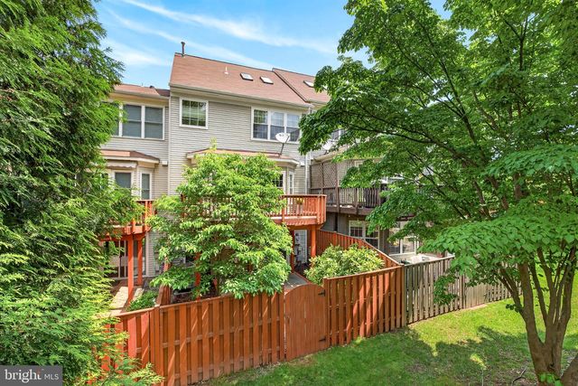7412 GILLINGHAM ROW, Alexandria, VA 22315