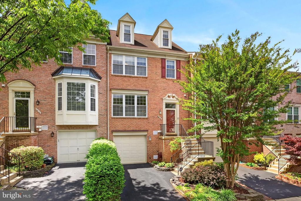 7412 GILLINGHAM ROW, Alexandria, VA 22315