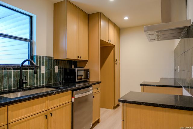 823 La Manda, San Antonio, TX 78201