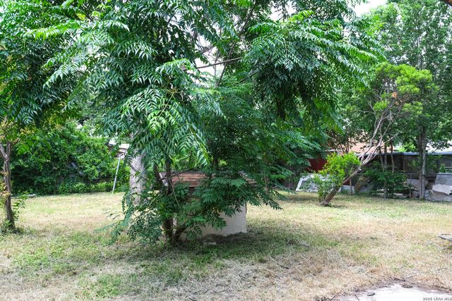 823 La Manda, San Antonio, TX 78201