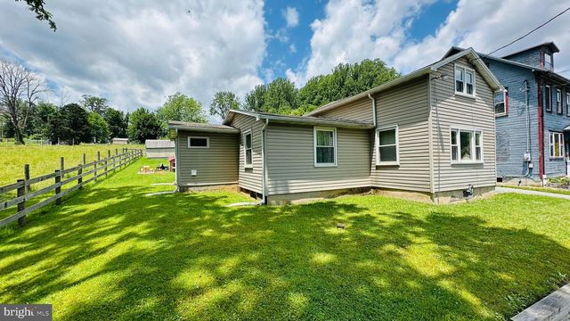 27 HOOVER LN, Mohnton, PA 19540