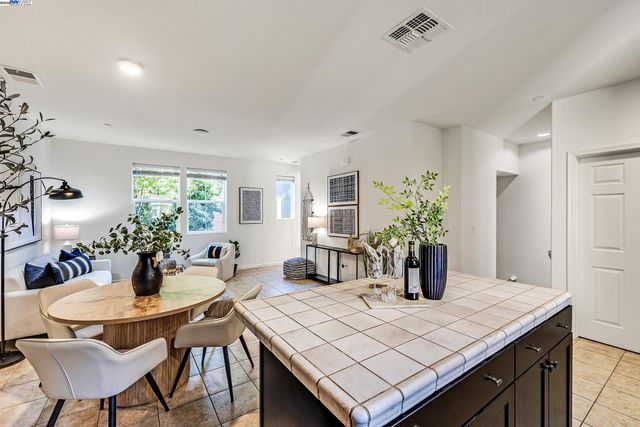 612 Staley Ave, Hayward, CA 94541