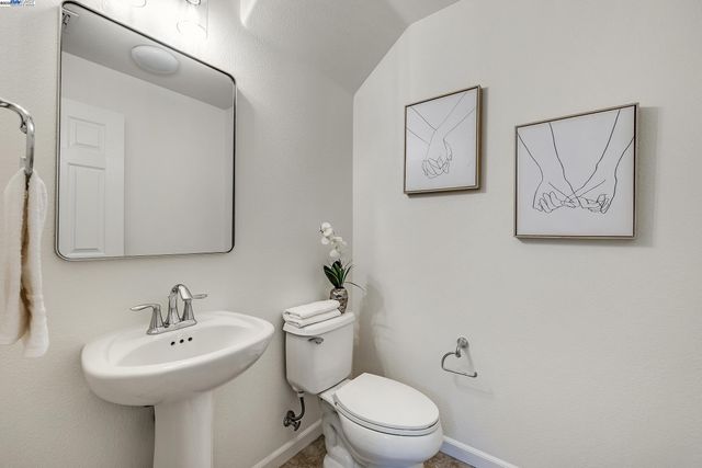 612 Staley Ave, Hayward, CA 94541