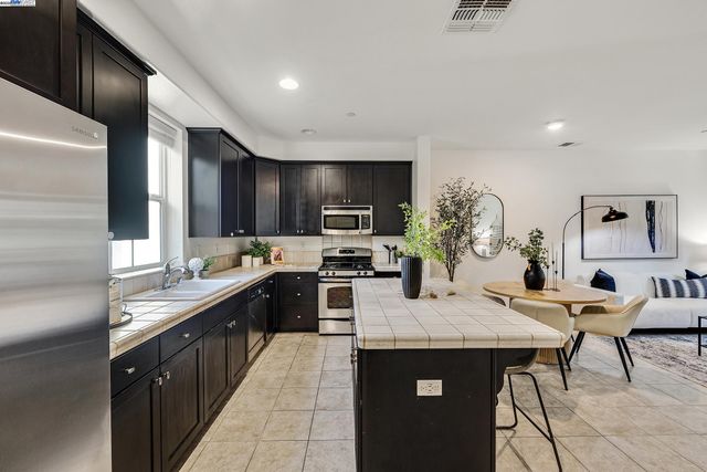 612 Staley Ave, Hayward, CA 94541