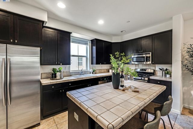 612 Staley Ave, Hayward, CA 94541