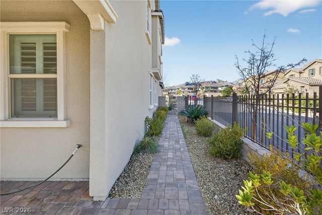 454 Cabral Peak Street, Las Vegas, NV 89138