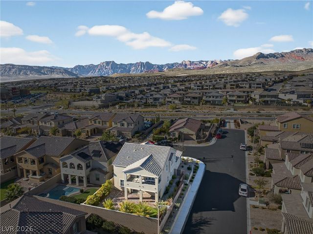 454 Cabral Peak Street, Las Vegas, NV 89138