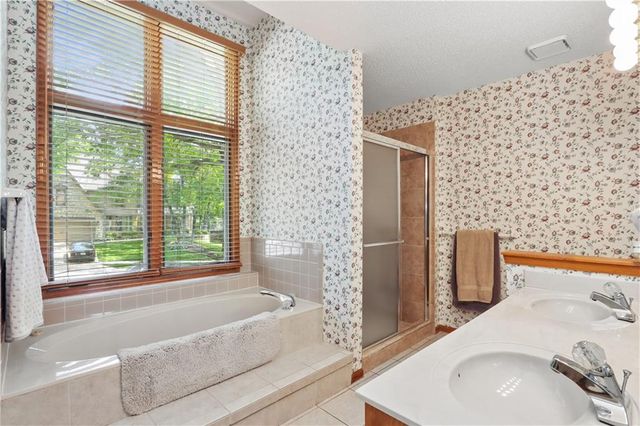 12428 Lamar Avenue, Leawood, KS 66209