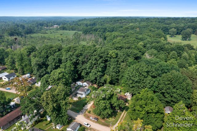 65 Sundago Park Street, Hastings Twp, MI 49058