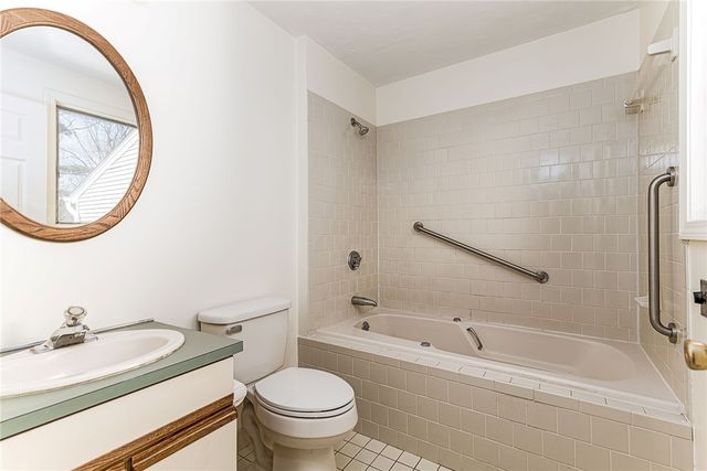 65 Scenic Drive, West Warwick, RI 02893