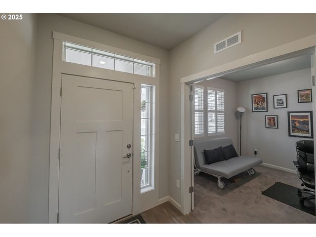 1447 GLADIOLA Dr, Junction City, OR 97448