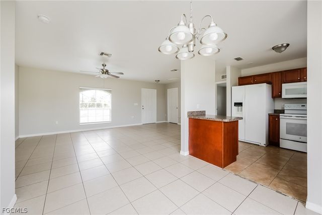 2900 73rd ST W, Lehigh Acres, FL 33971