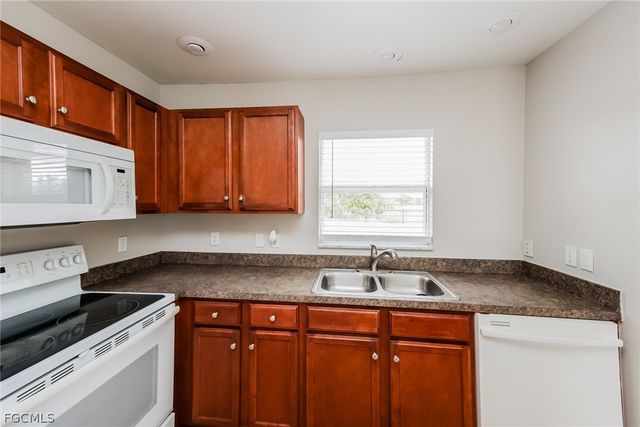 2900 73rd ST W, Lehigh Acres, FL 33971