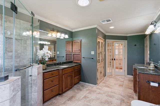 218 VILLAGE CIR, Hill Country Village, TX 78232