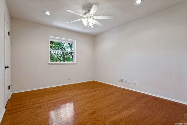 218 VILLAGE CIR, Hill Country Village, TX 78232