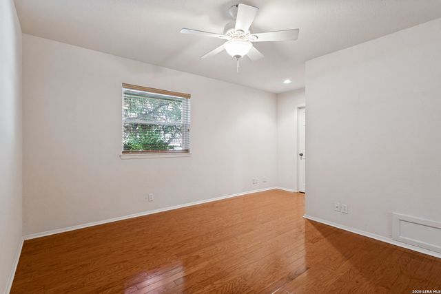 218 VILLAGE CIR, Hill Country Village, TX 78232