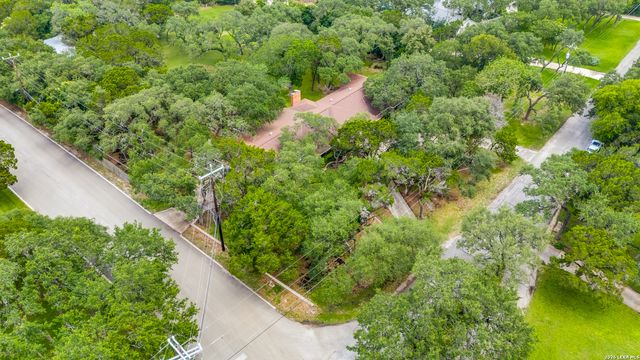 218 VILLAGE CIR, Hill Country Village, TX 78232