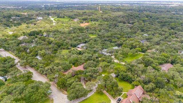 218 VILLAGE CIR, Hill Country Village, TX 78232