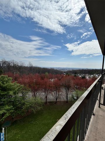 10 Smith Manor Boulevard 804, West Orange, NJ 07052