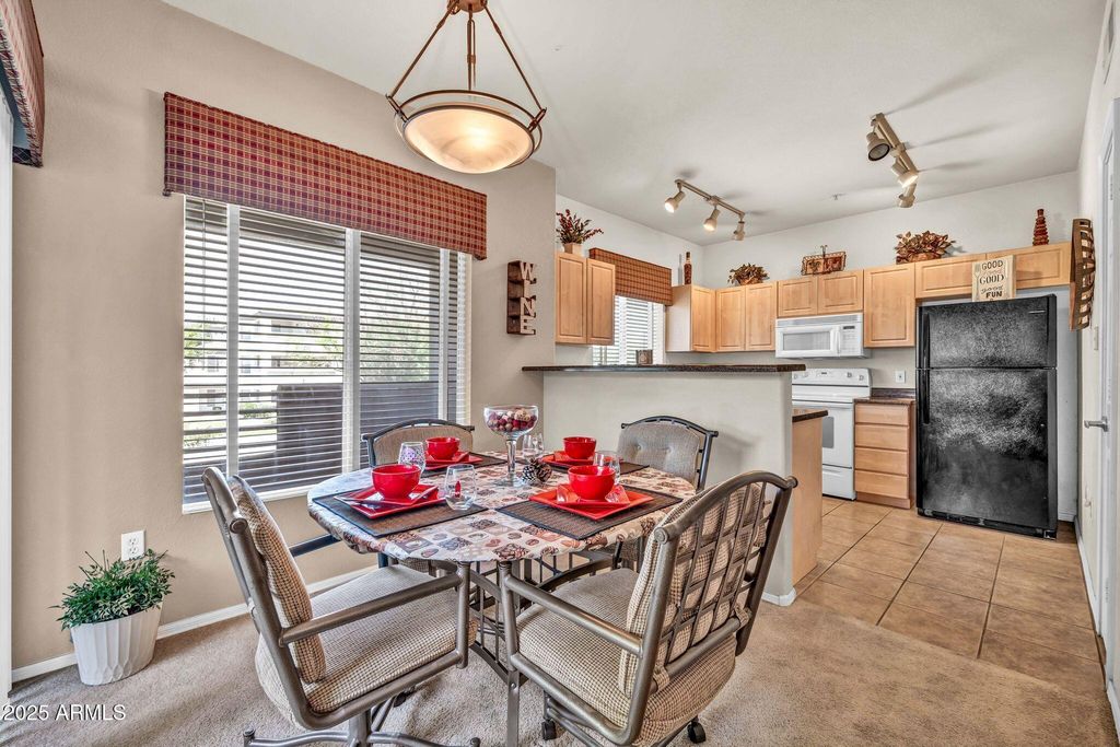 7401 W Arrowhead Clubhouse Drive 2067, Glendale, AZ 85308